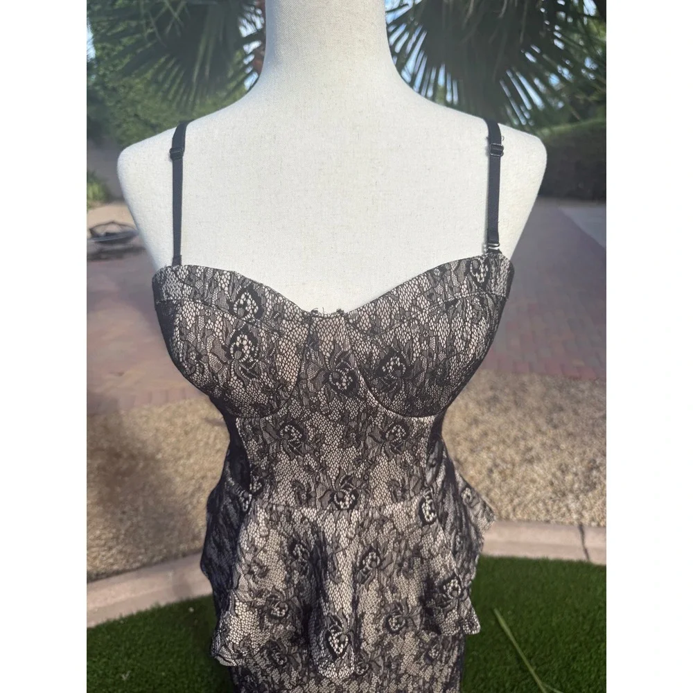 Bebe Black Floral Lace Peplum Mini Dress Sweetheart Neck Cutout Back Sz Large